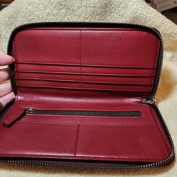 EUC STELLA MCCARTNEY WALLET ZIP AROUND FALABELLA ECO CHAIN Burgandy/Maroon - Picture 4 of 5